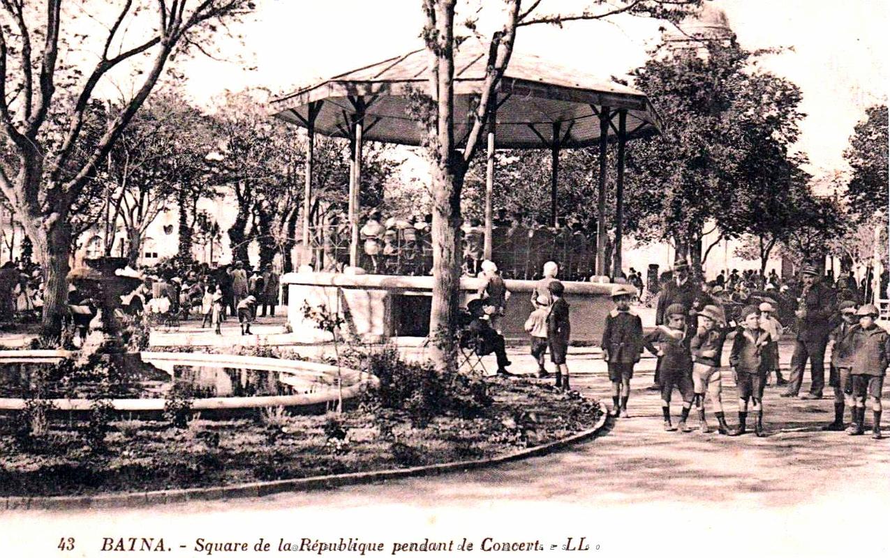 2142- Batna - Square de la Republique - Concert- 1926.jpg